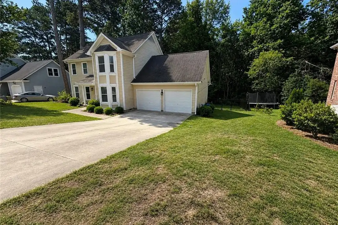2937 Delaware Dr - View 2