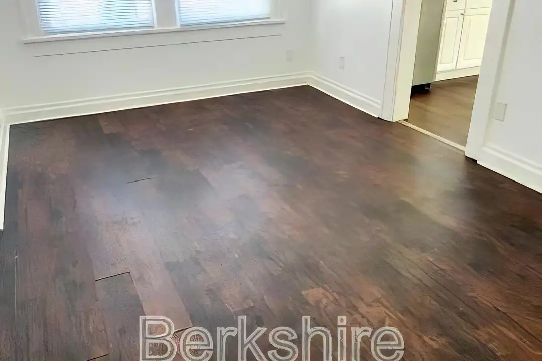 940 E Palmetto St - View 3