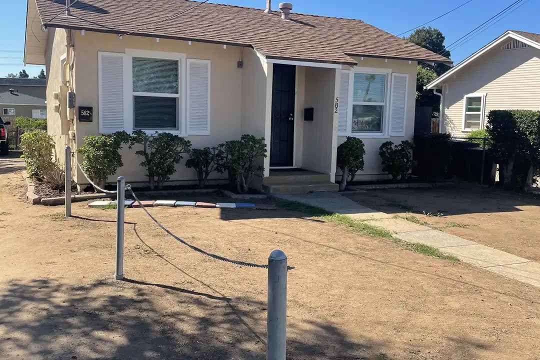 582 Mc Intosh St – photo 1