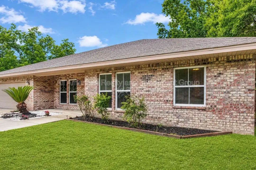 598 Emerald Ln - View 4