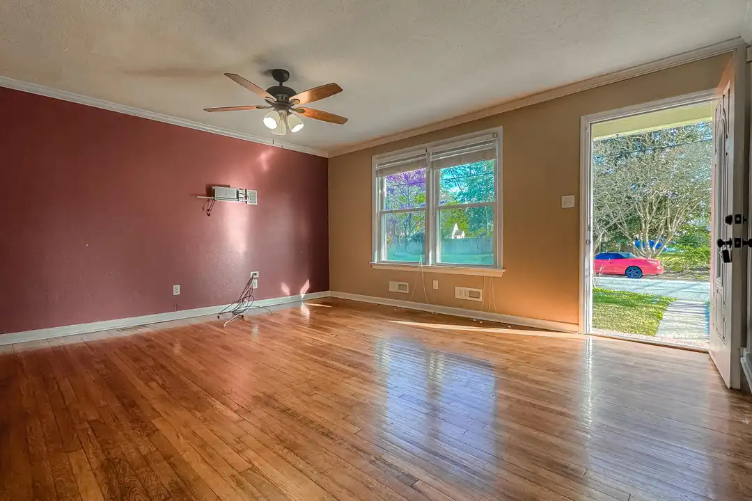 1346 Tallwood St - View 3
