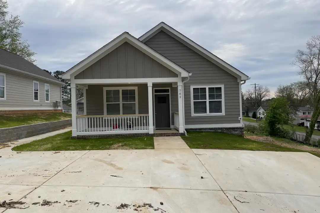 702 Moore St - View 2