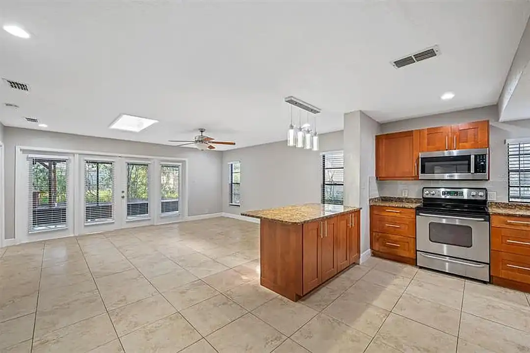 3910 W Pine St – pohled 3
