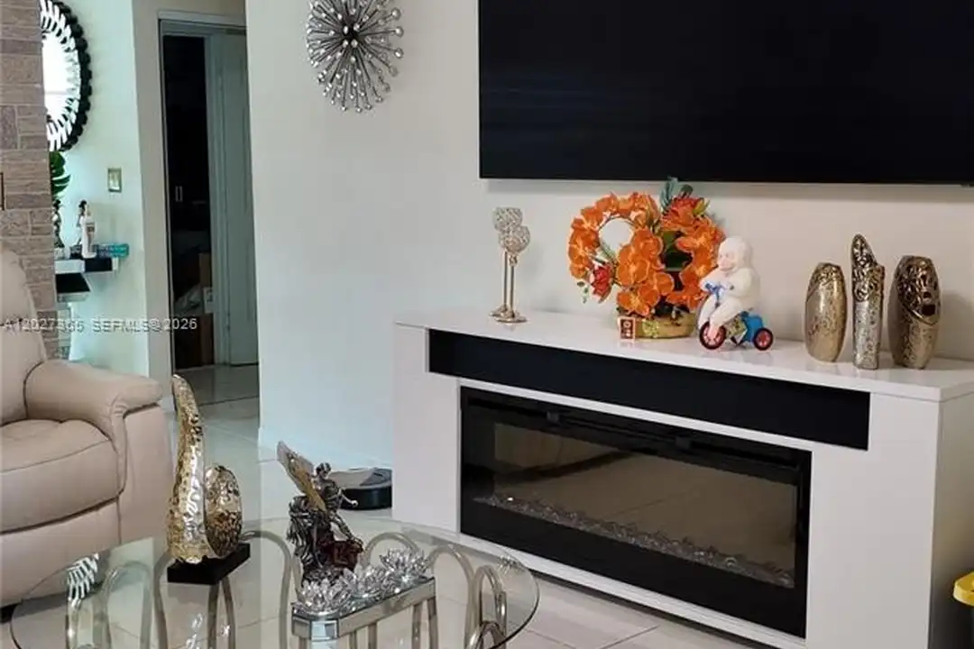Apartment in Homestead - More