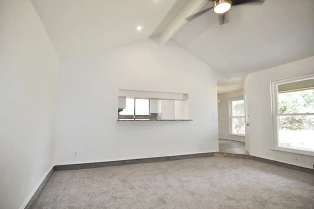 205 Juniper Dr - View 4