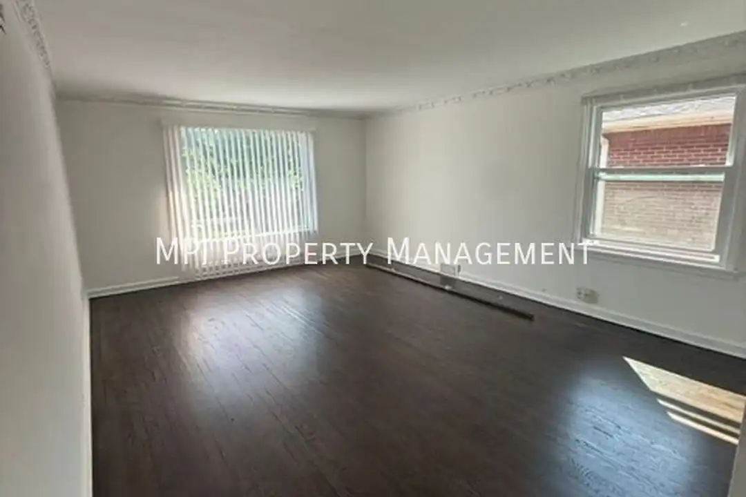 4619A W Fond du Lac Ave – pohled 5