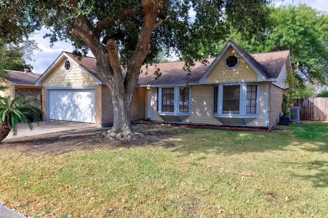 5102 Parsley Ave - View 2