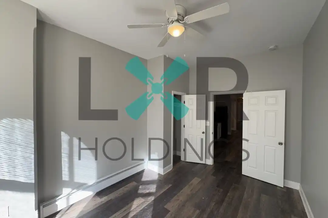 17 E Elm St unit 1 - View 5