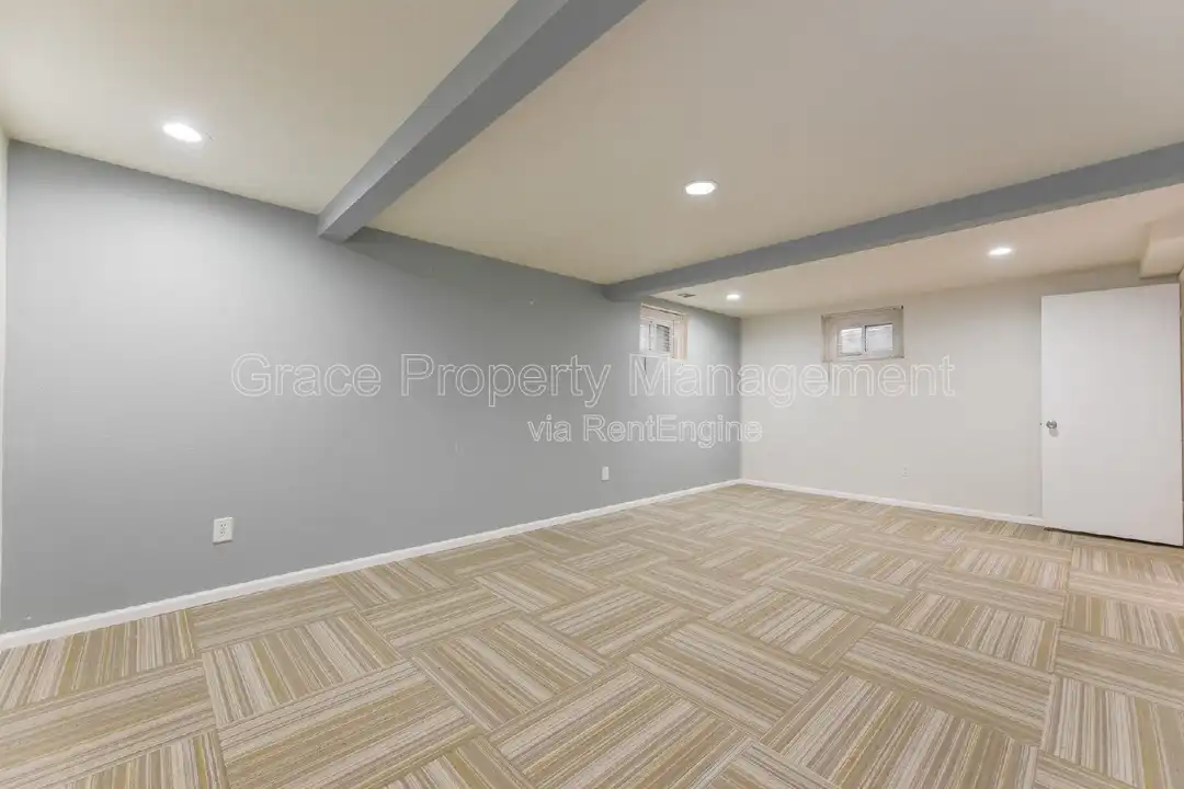 1500 W 50th Ave – další