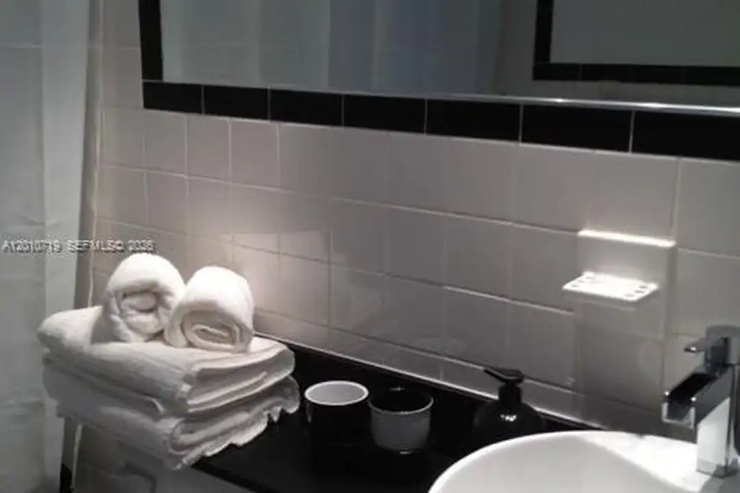 1127 Euclid Ave #205 - View 6
