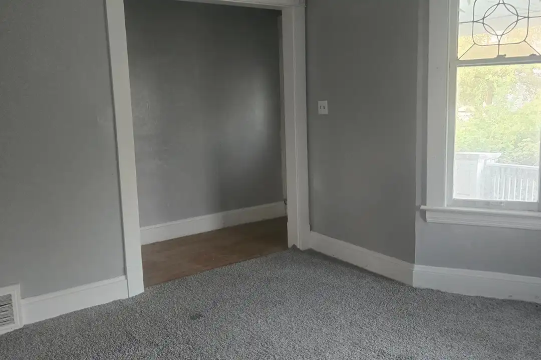 1853 Mannering Rd unit 3 – photo 1