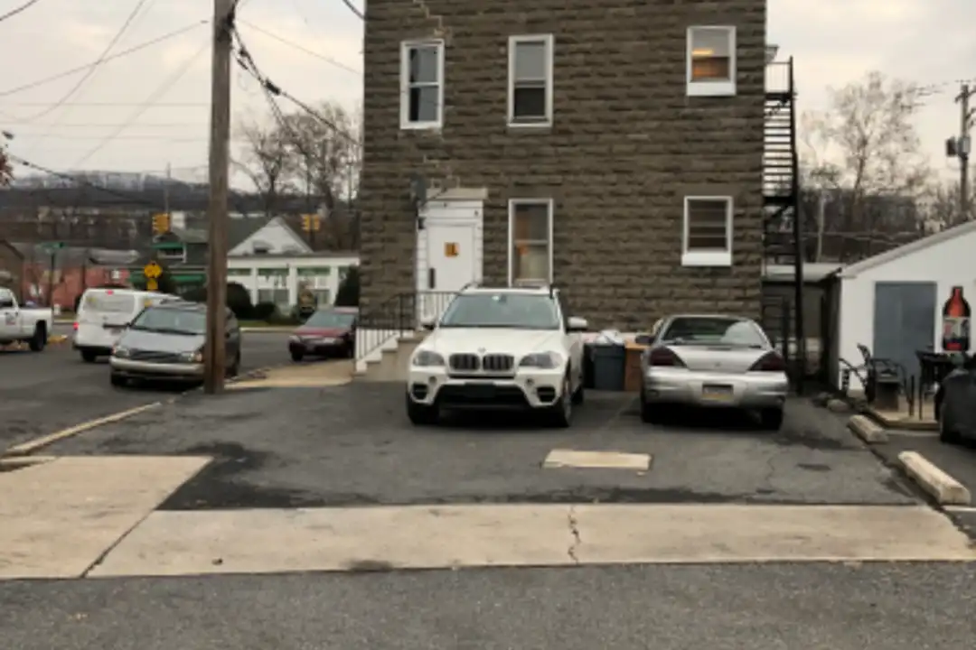 2550 Kutztown Rd unit 2R – photo 1