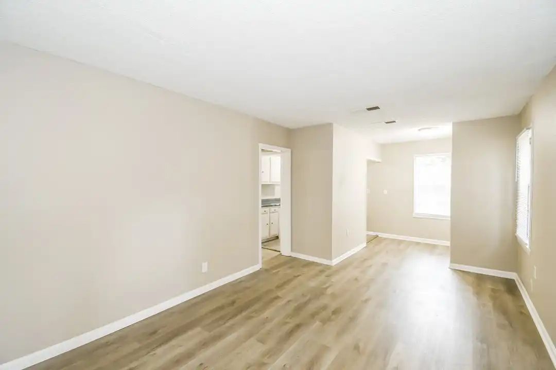 1031 Bunker Hill Blvd – pohled 4