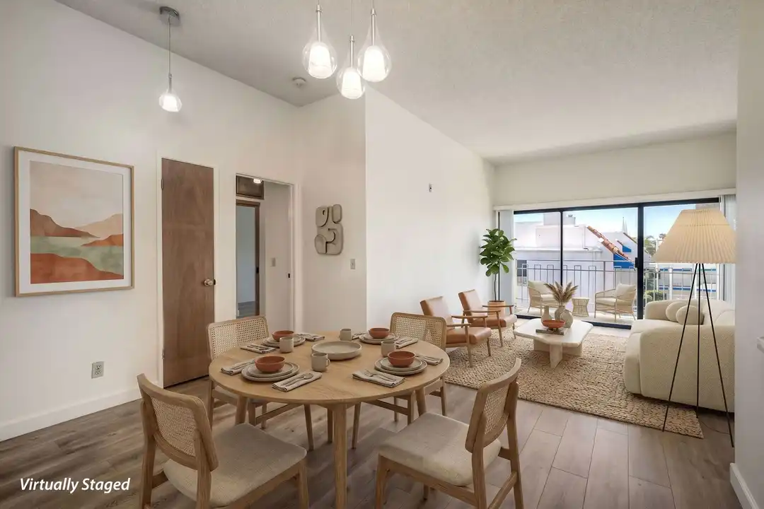 8328 Regents Rd unit # 3E – pohled 3