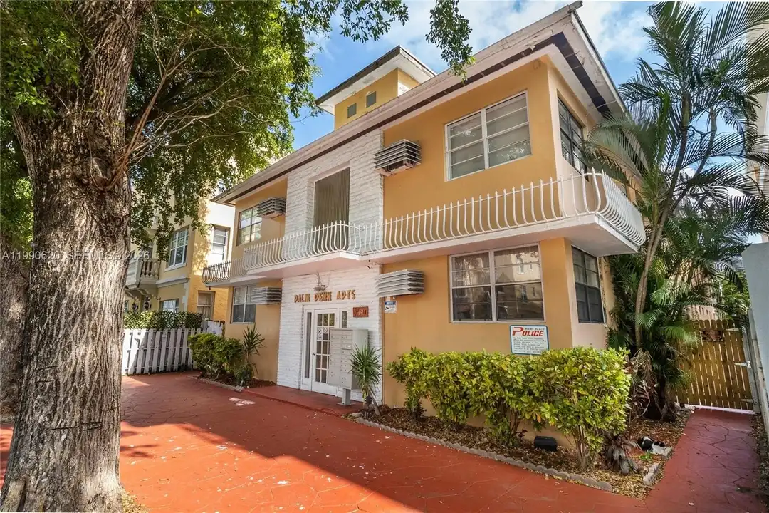 1611 Pennsylvania Ave #4 - View 5