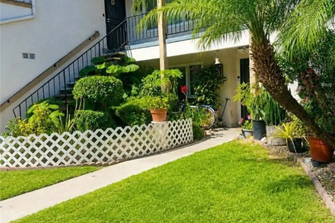 2546 E Park Ln unit C - View 2