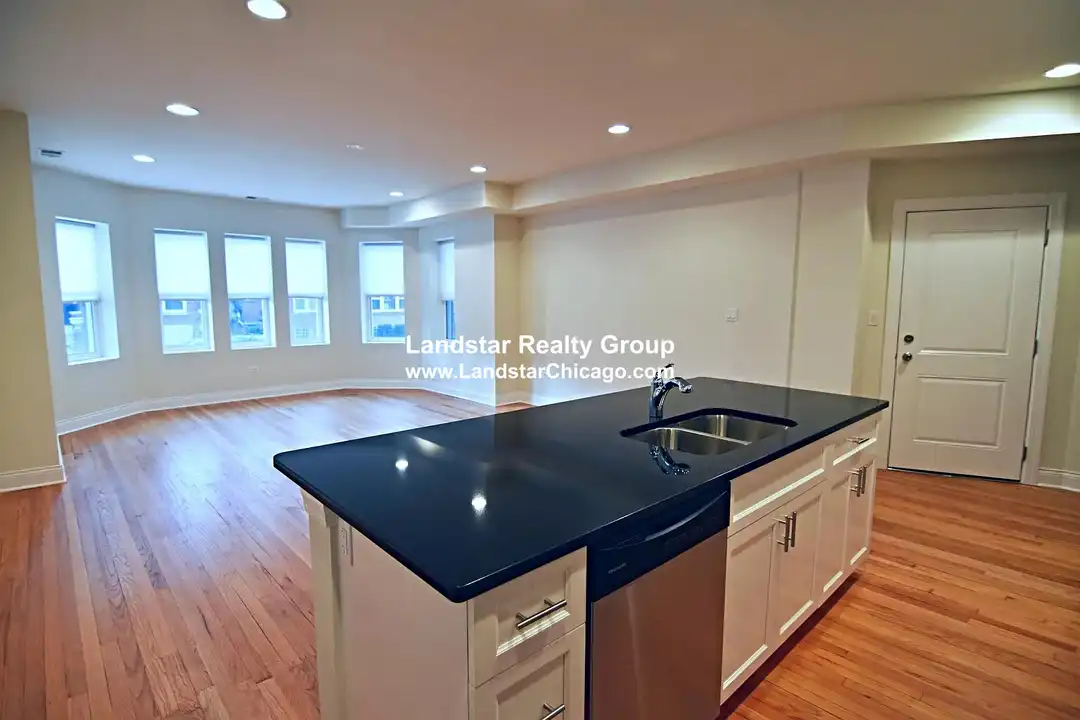 6453 N Newgard Ave unit 2 - View 3