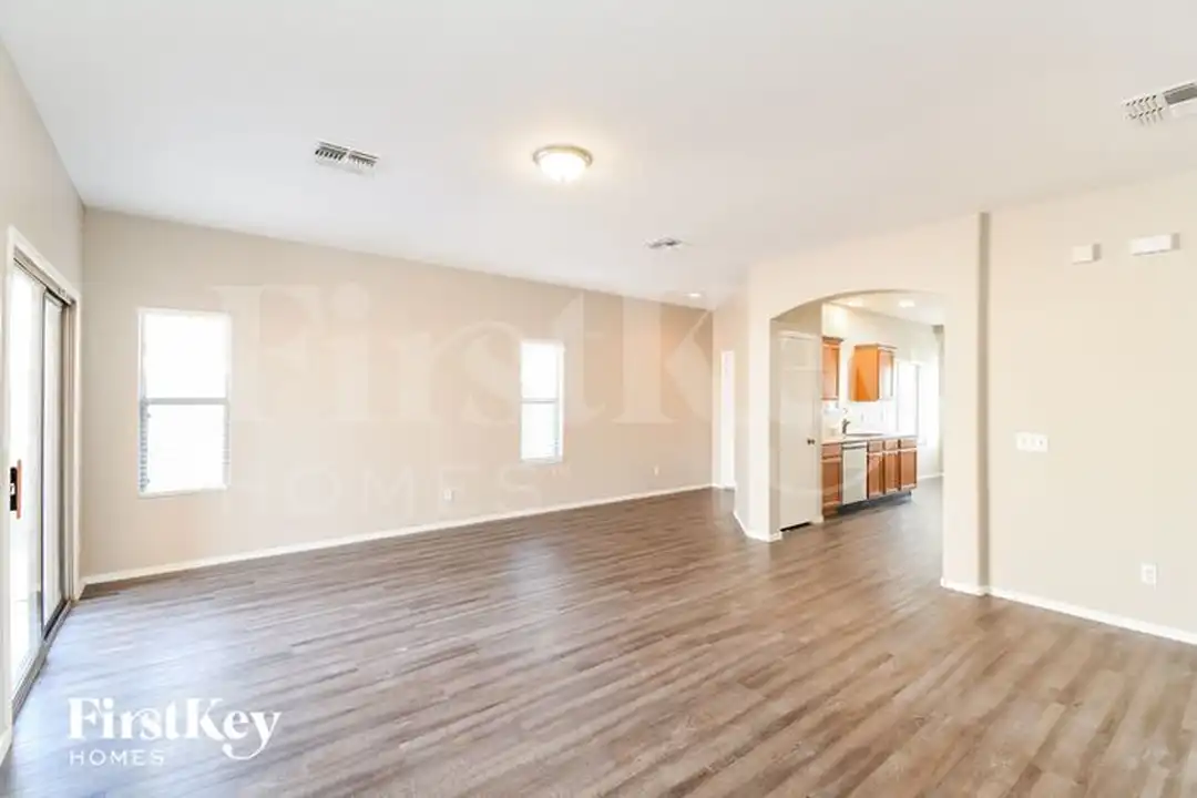 2850 E Silverbell Rd - View 3