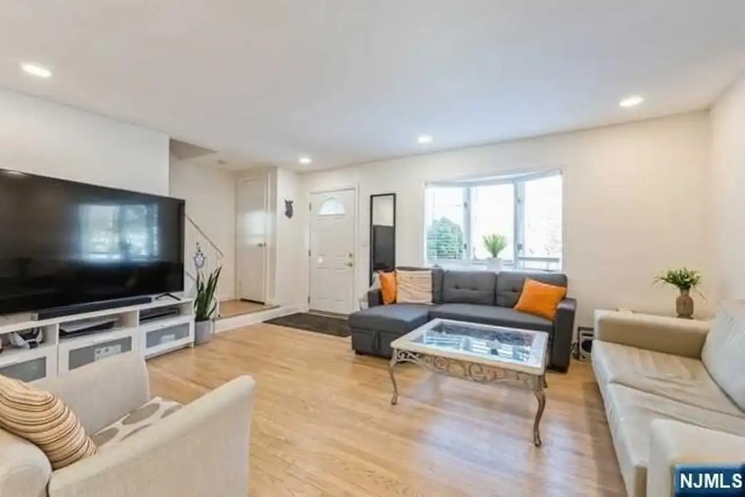 56 Morningside Ave - View 2