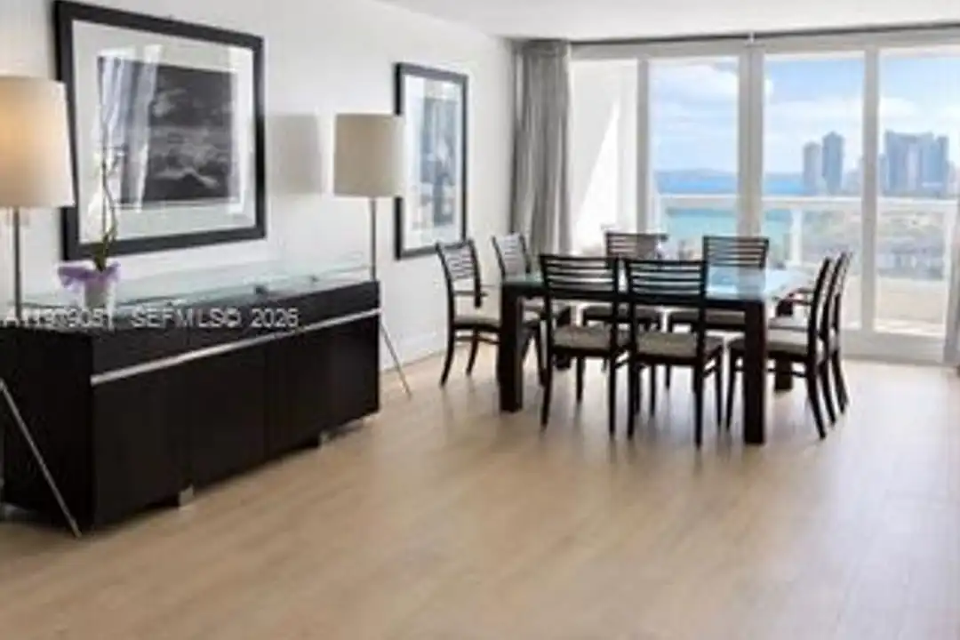 Apartment in Miami - View 3