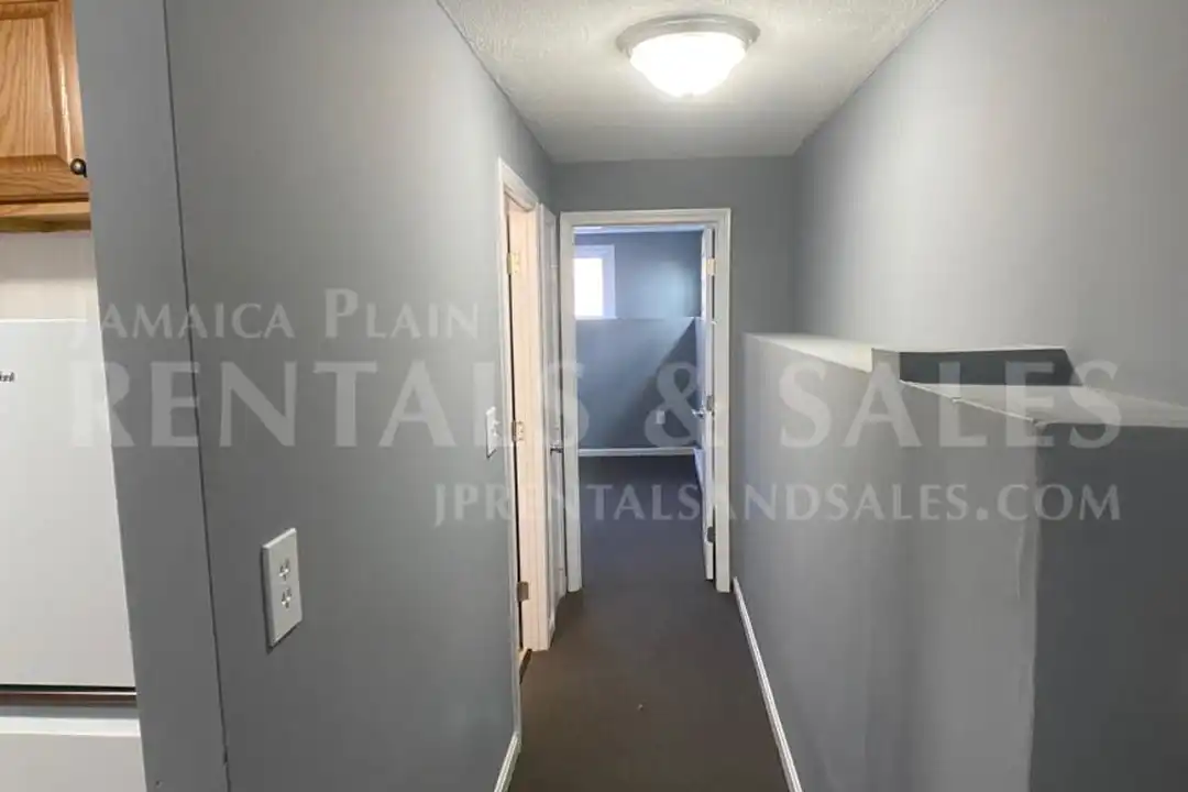 15 Pinedale Rd - More