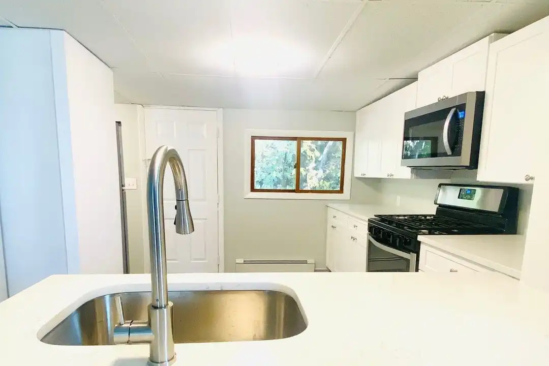 126 Leyden St unit 3 – photo 1