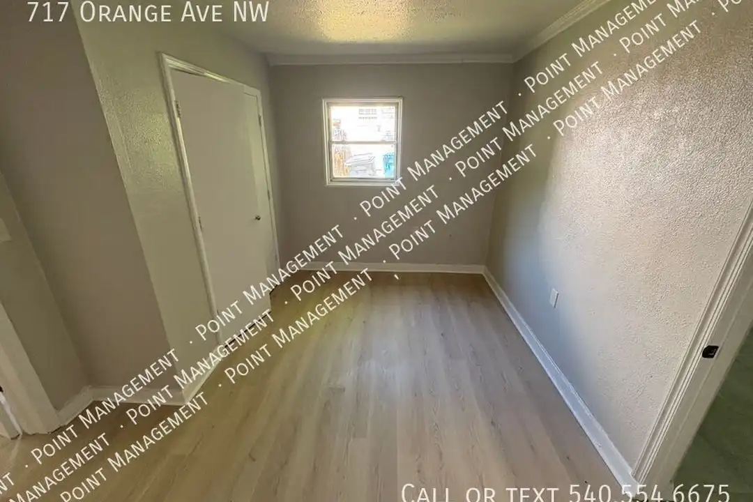 717 Orange Ave NW - View 4