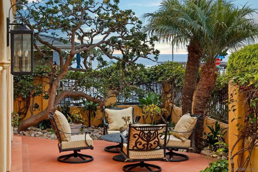 7344 Olivetas Ave – pohled 6