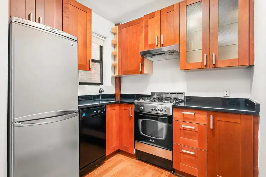 107 Christopher St - View 4