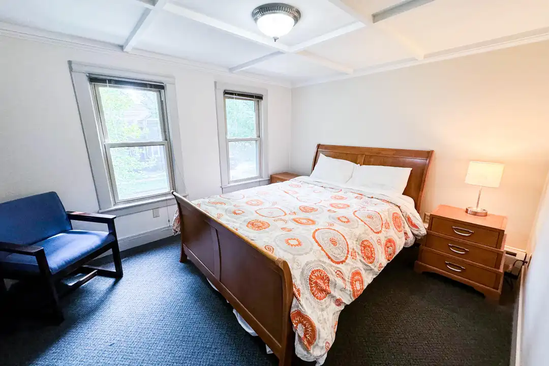 324 Center St unit 2 – photo 1