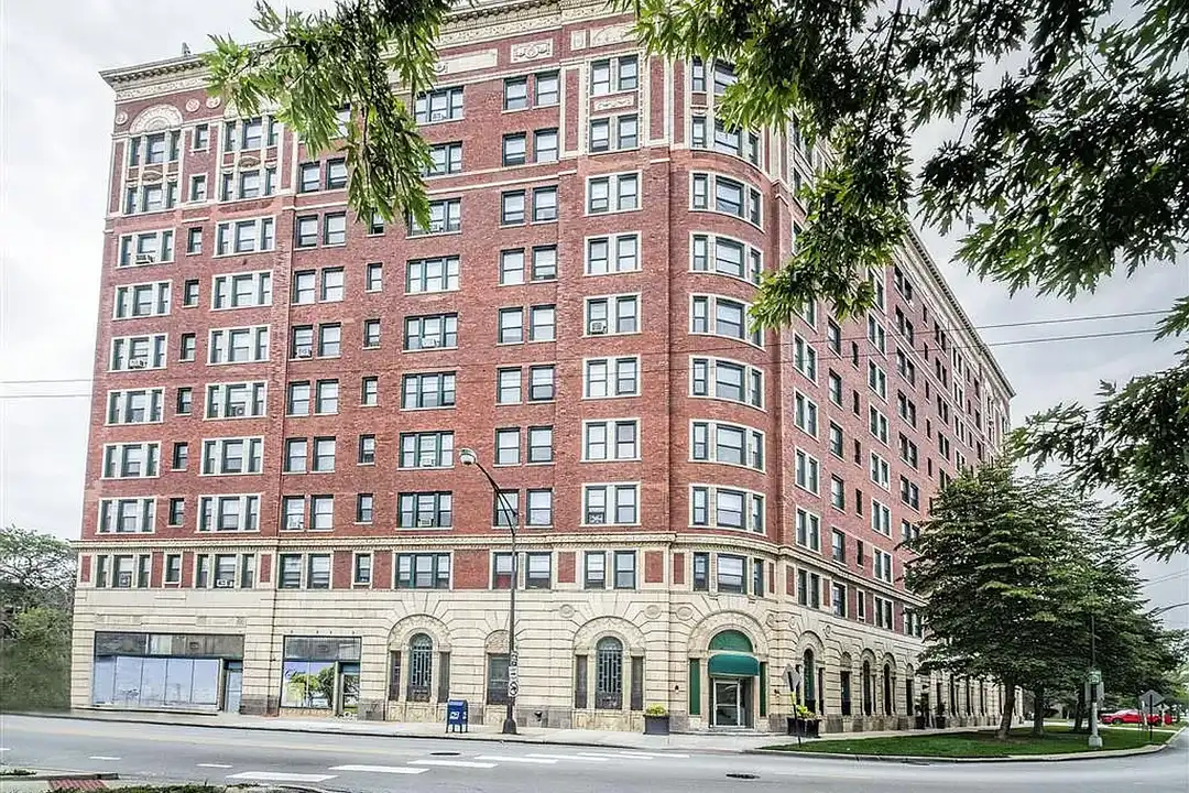 7100 S South Shore Dr – photo 1