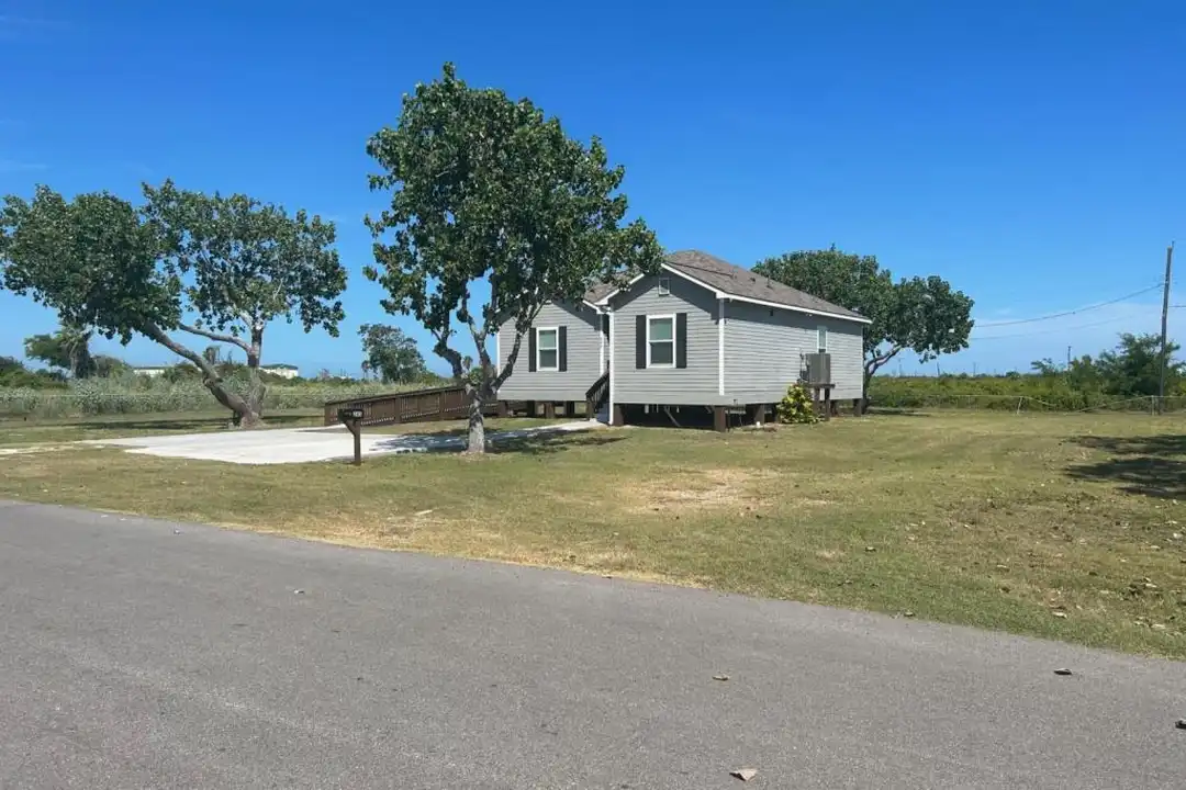 245 N Arch St – photo 1 of 17