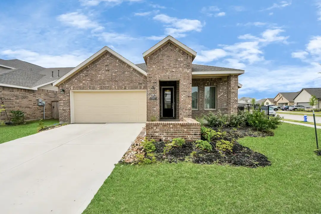 21927 Citrus Grv Ct - More