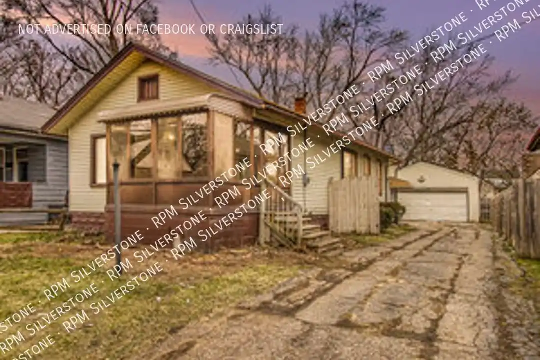 30 N Sanford St – photo 1