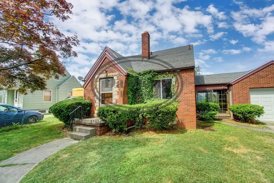 347 Darrow Ave – photo 1