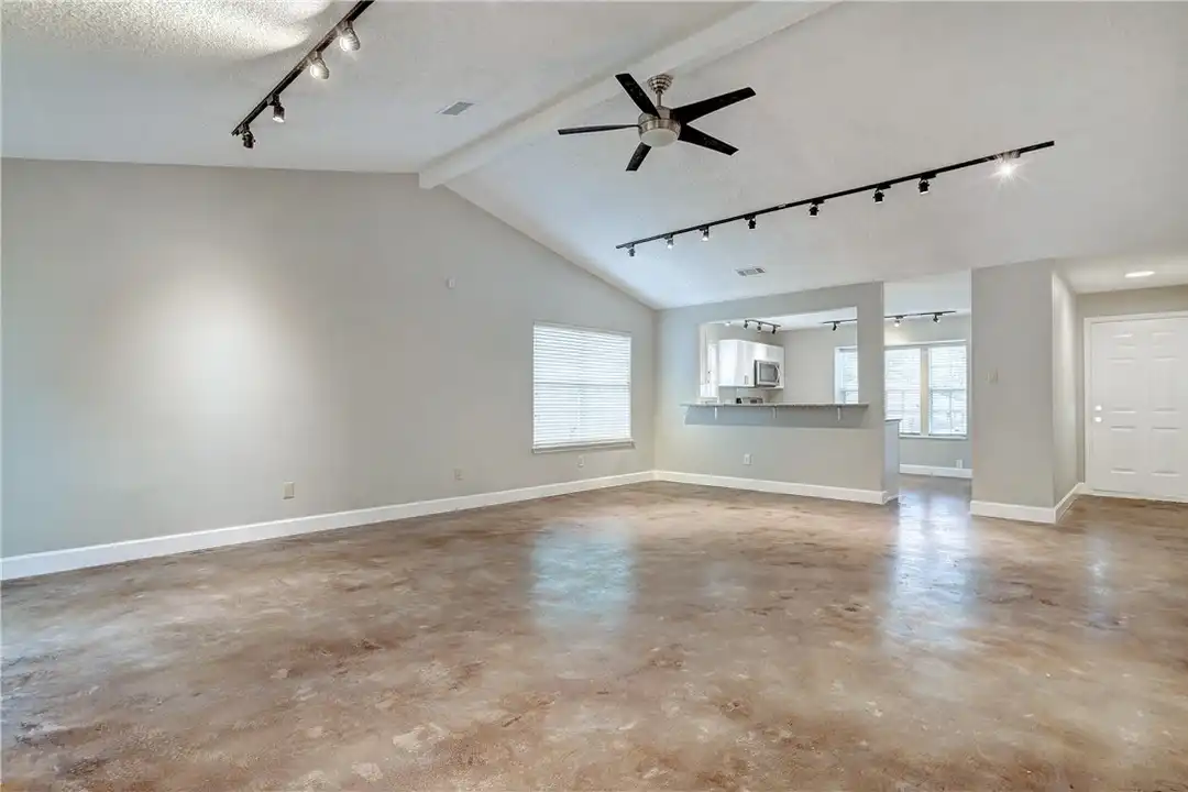 6009 Avery Island Ave - View 4