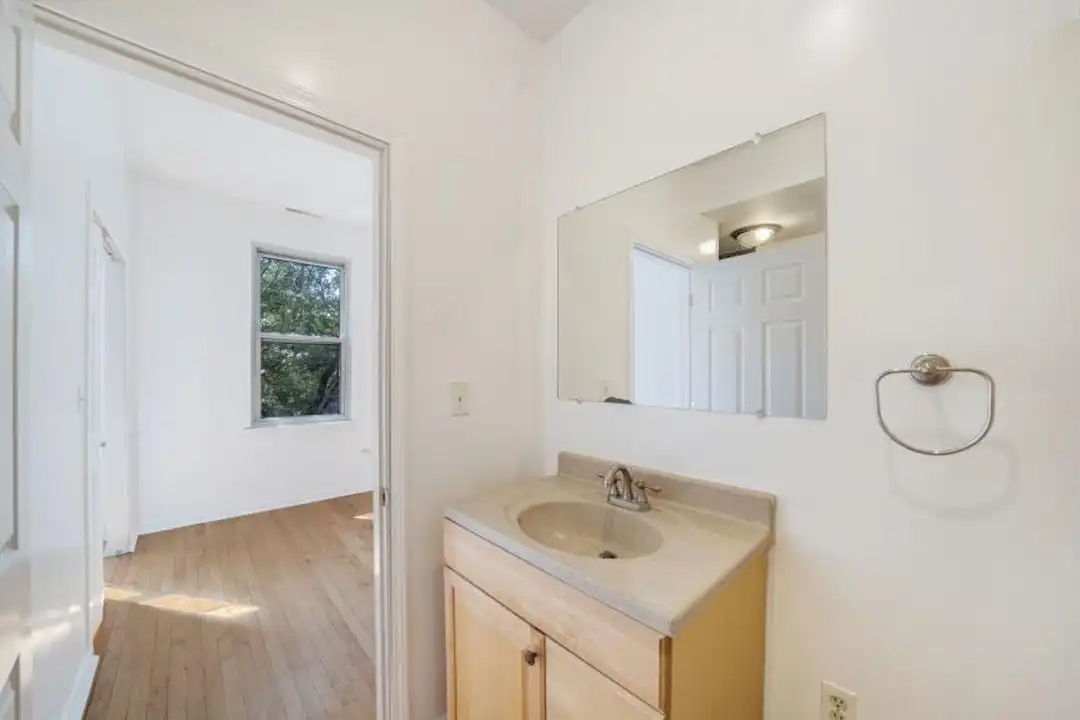 1911 S May St - View 4