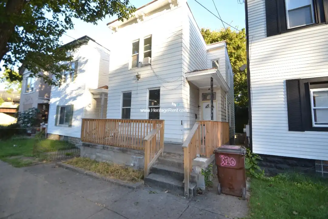 310 E 16th St - View 2
