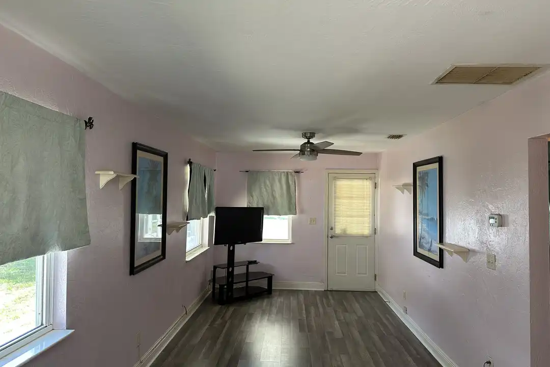 1355 Hiawatha Ave - View 4