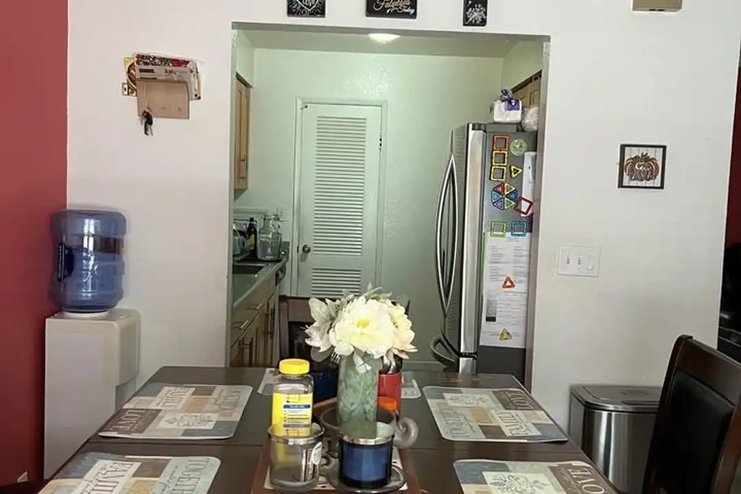 Apartment in Fremont - View 5