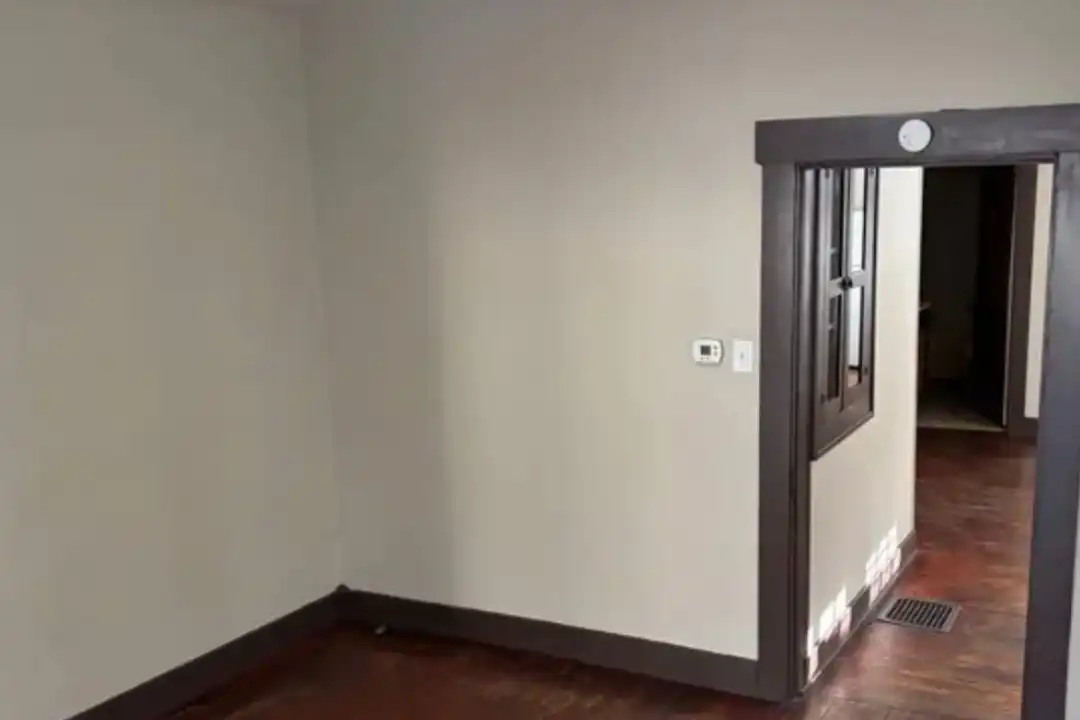 315 S 7th St unit 315 – photo 1 of 2