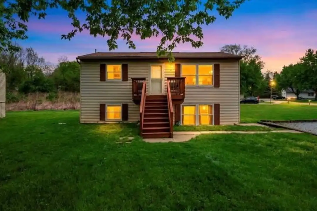 1529 Benjamin Ct – photo 1