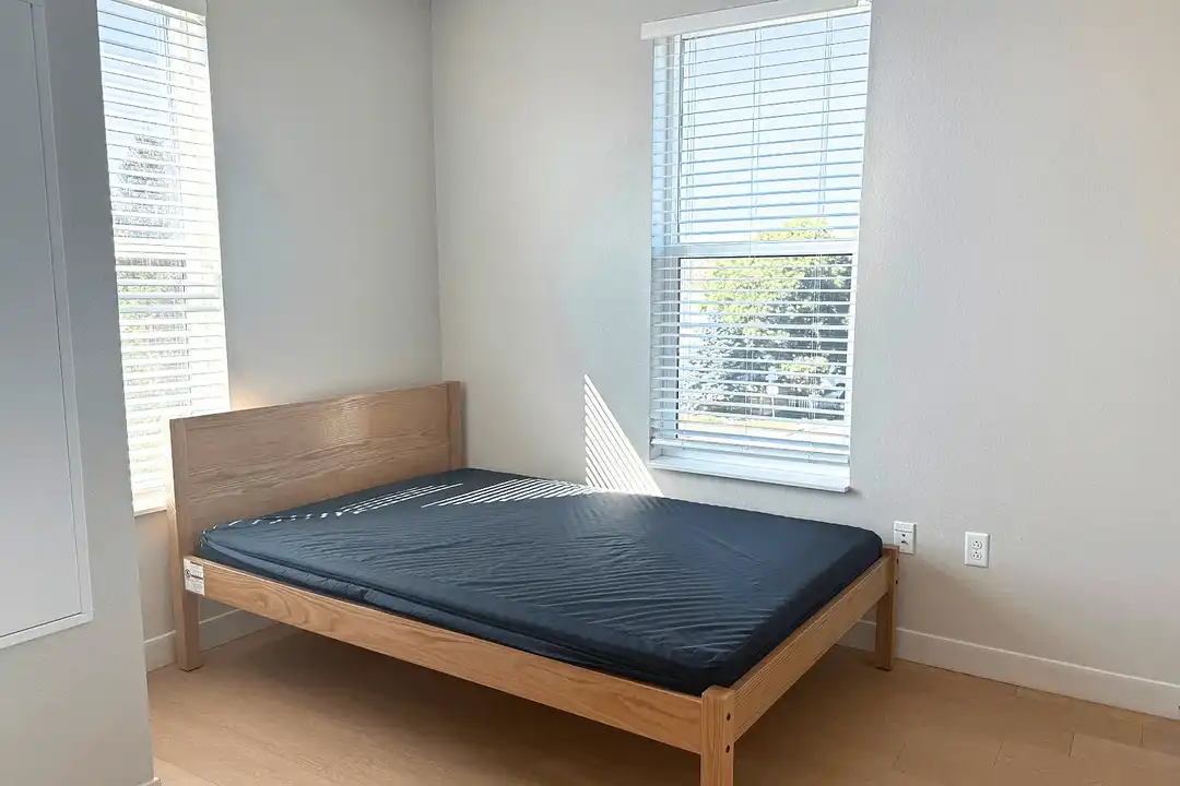 Warren Village Alameda Apartments – pohled 3