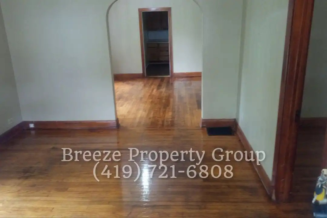 36 E Park St – photo 1