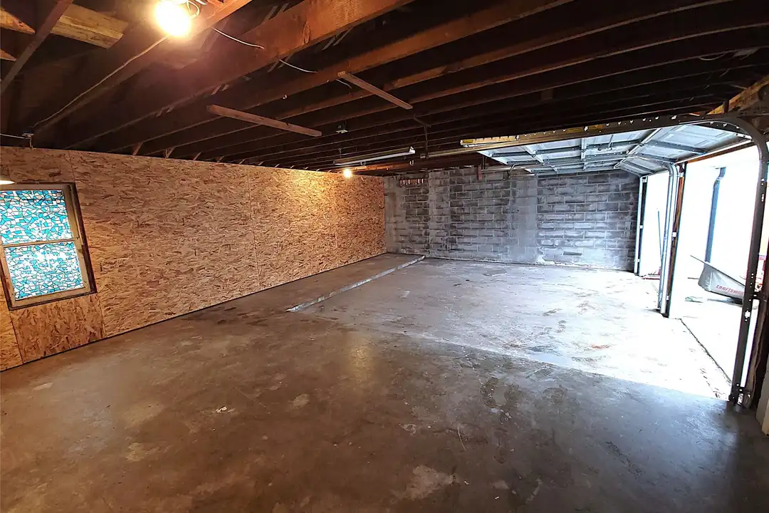 House in Houston - More