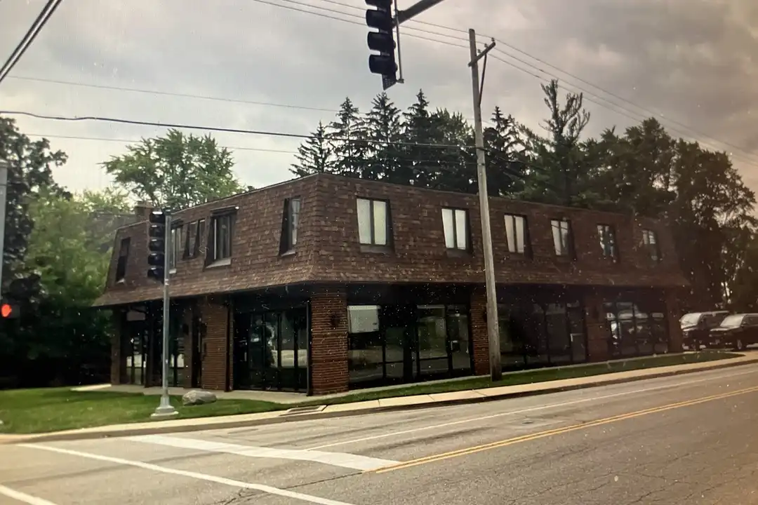 558 Main St unit 1 – photo 1 of 7
