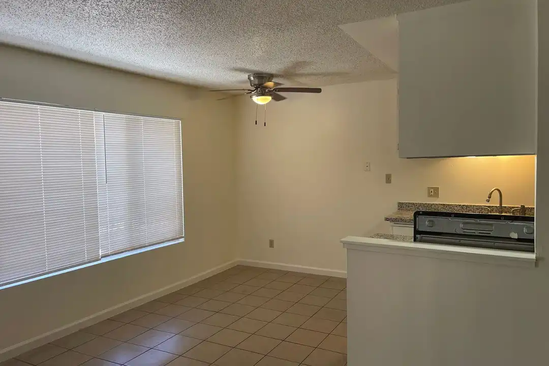 337 E Poplar St unit 16 – photo 1