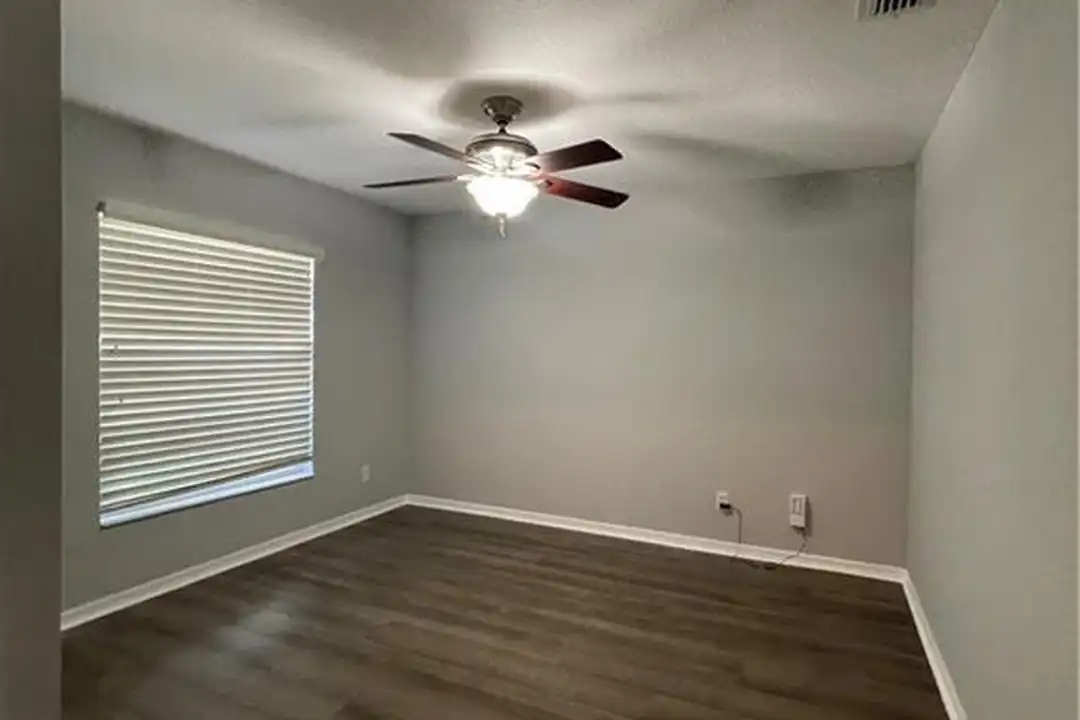 1435 9th Pl - View 3