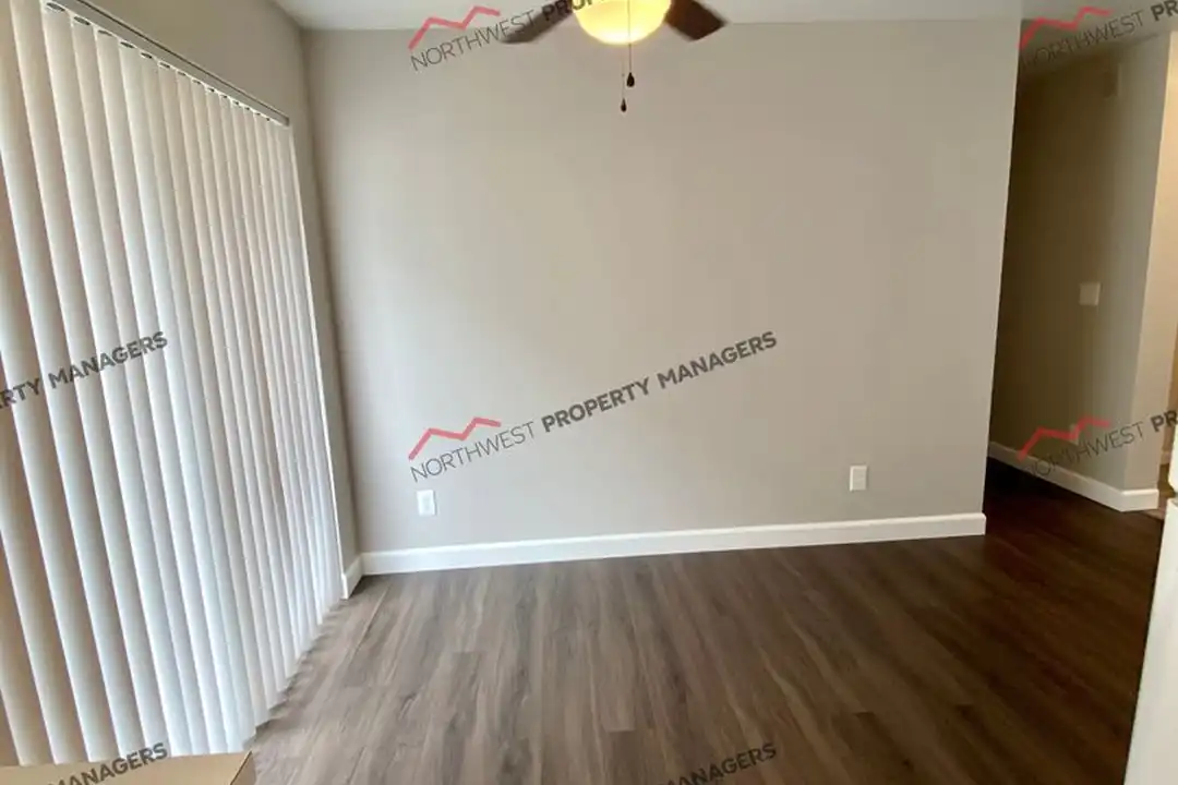 405 NW Arden Ave unit 1 - More