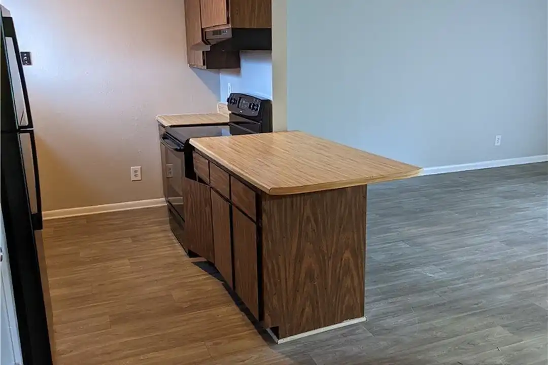 823 Applewood Ln – photo 1